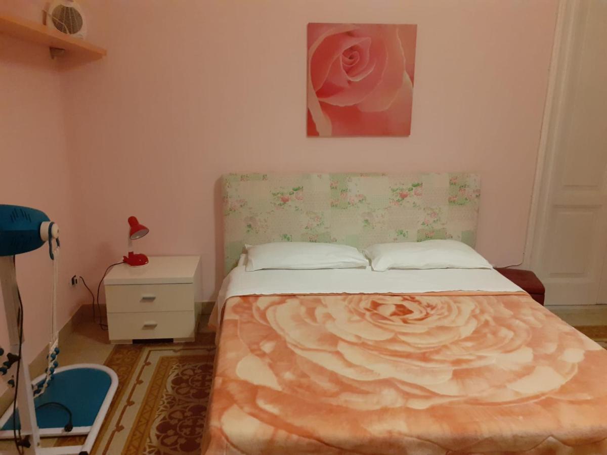 La Casa Di Rosa Lägenhet Messina Exteriör bild